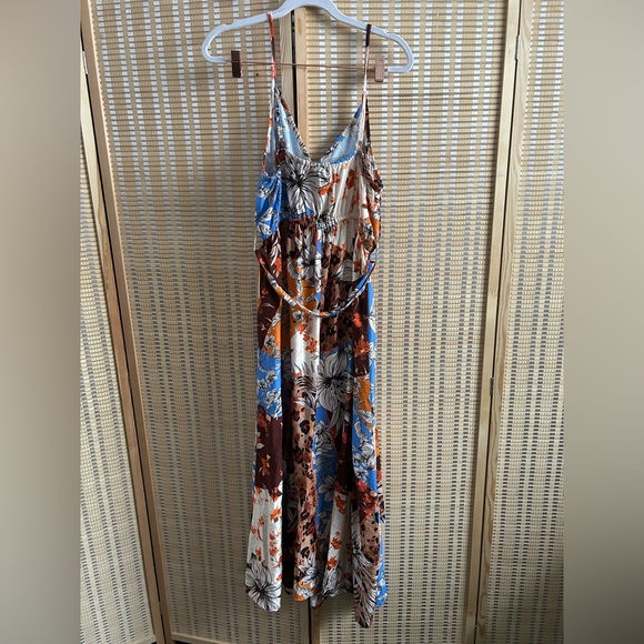 NWT SIZE M Floral patchwork Maxi Dress with Slit flowy summer beach travel - Picture 12 of 13